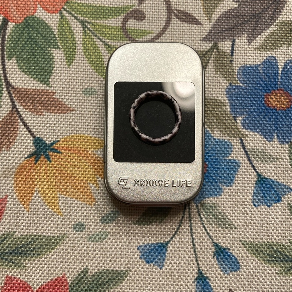 EUC Groove Life. Aspire Ring. Size 6. Aztec print.